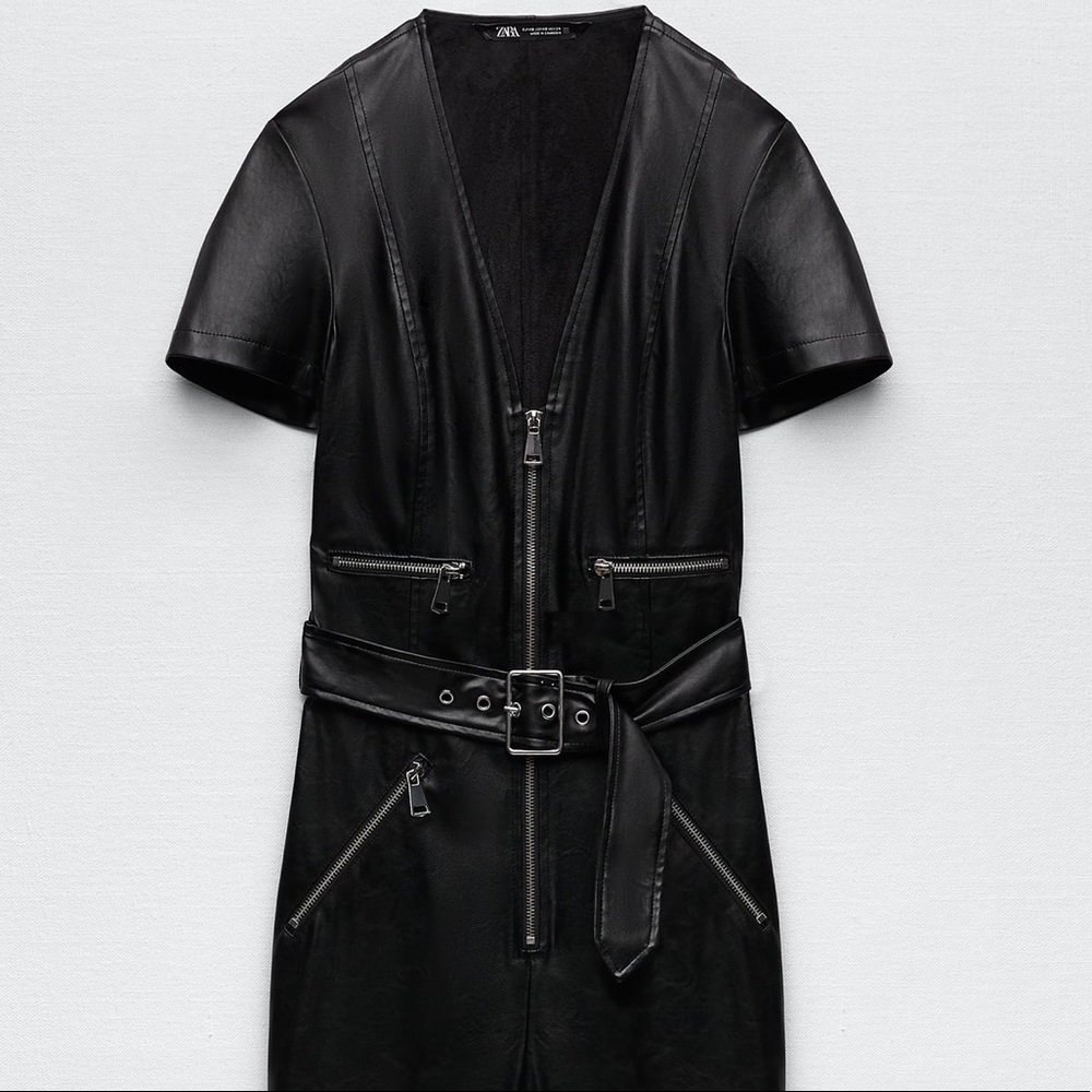 Zara ZIPPERED FAUX LEATHER V-Neck Short Sleeve JUMPSUIT Black Size S NEW - Picture 7 of 8